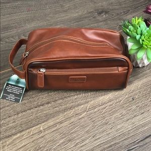 Original Penguin Travel Kit